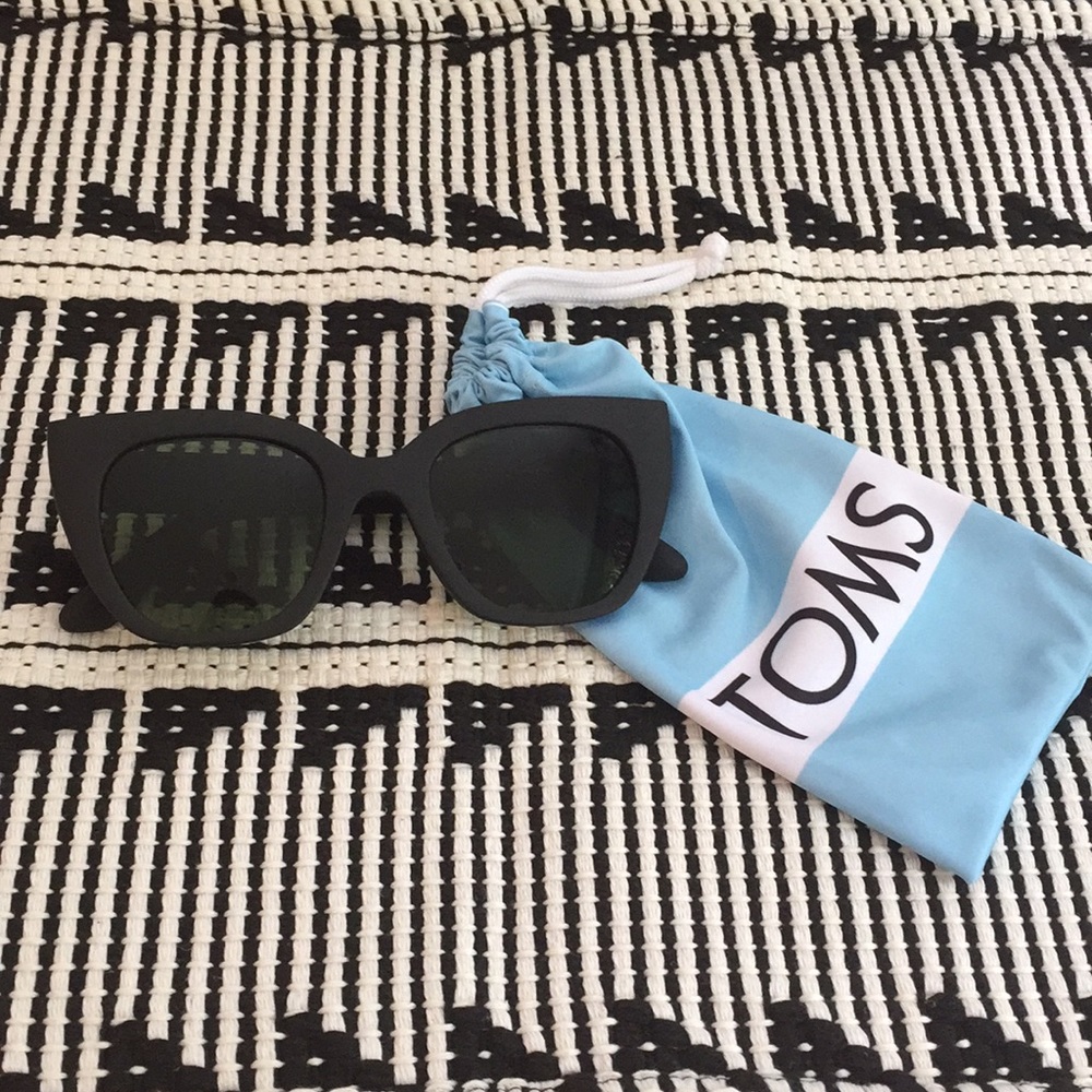 Toms cat eye sunglasses